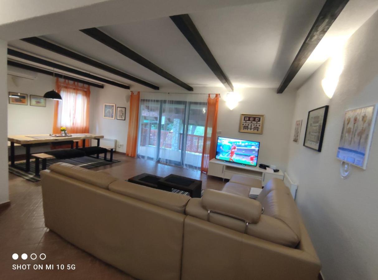 Mila Holiday Home Lohovo Екстериор снимка
